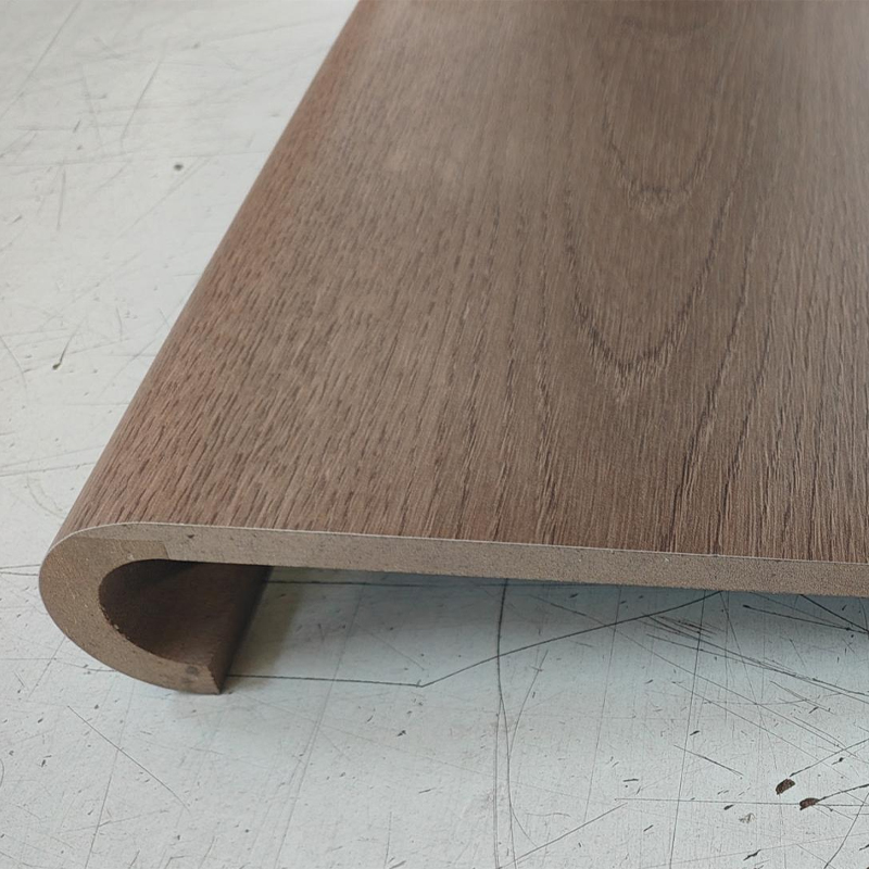 Előkészített laminált bullnose lépcsőfok lépcsőfelújításhoz Előkészített laminált bullnose lépcsőfok lépcsőfelújításhoz